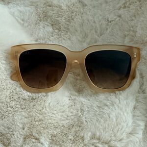 Chic Tan Sunglasses